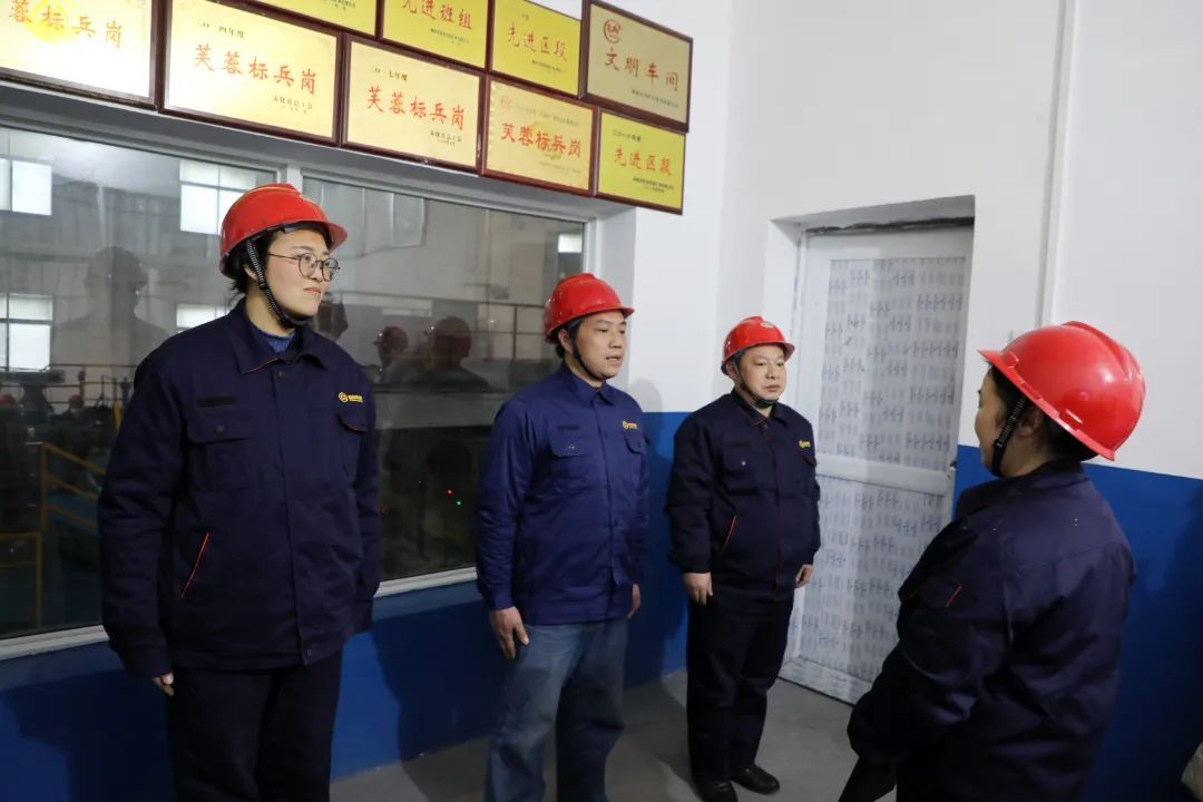  湖南黄金辰州矿业：芙蓉花在矿山绽放